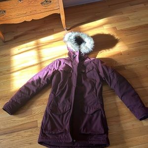 Fjallraven XS Nuuk Women’s Parka Beautiful Burgundy